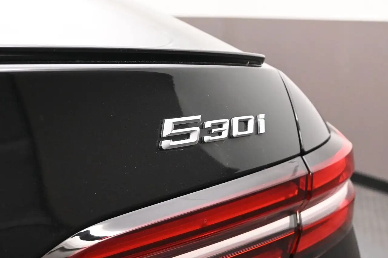 BMW 5 Series - Image 26