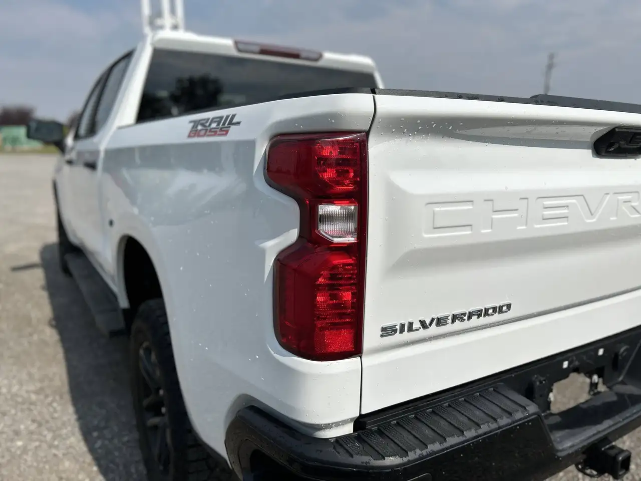 Chevrolet Silverado 1500 - Image 13