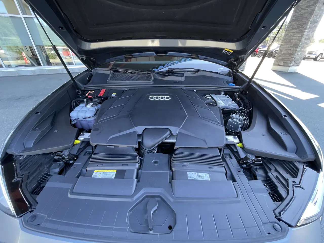 Audi Q8 - Image 32
