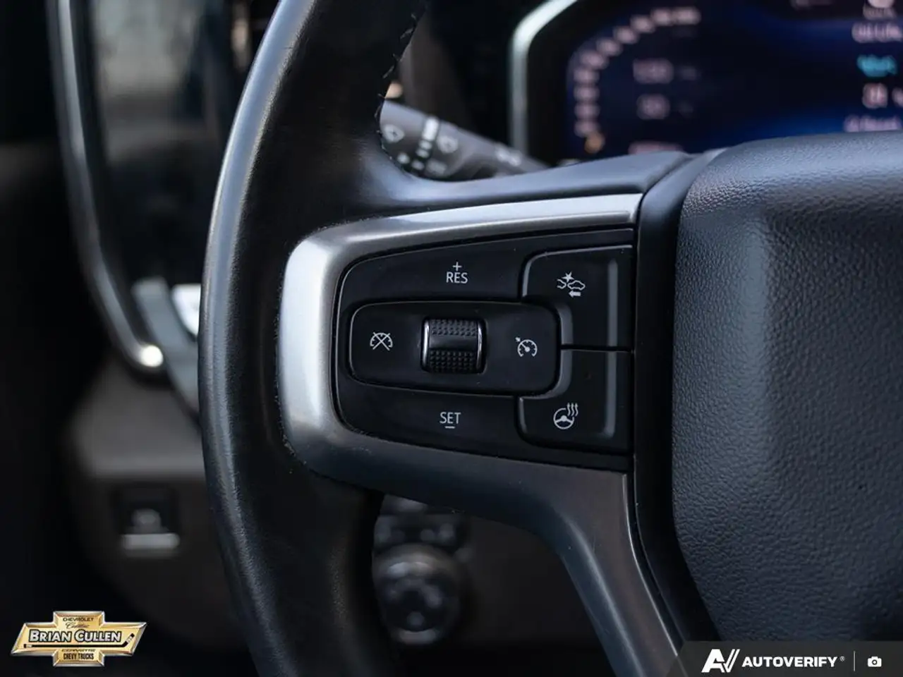 Chevrolet Silverado 1500 - Image 18