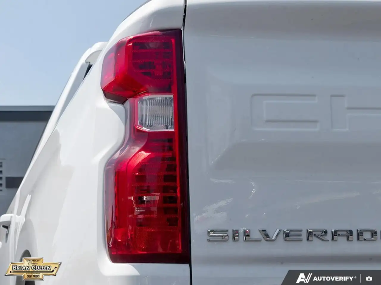 Chevrolet Silverado 1500 - Image 12