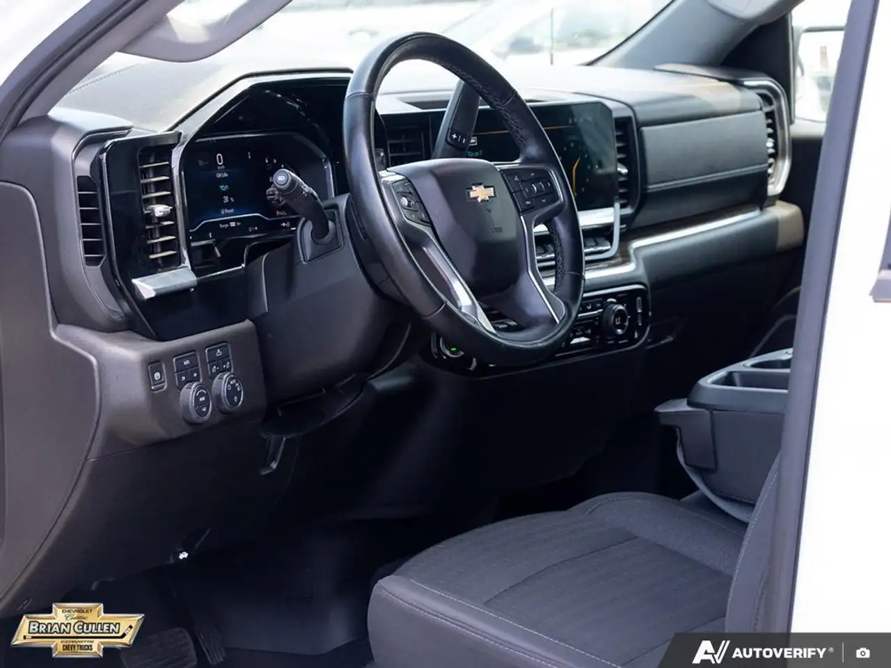 Chevrolet Silverado 1500 - Image 13