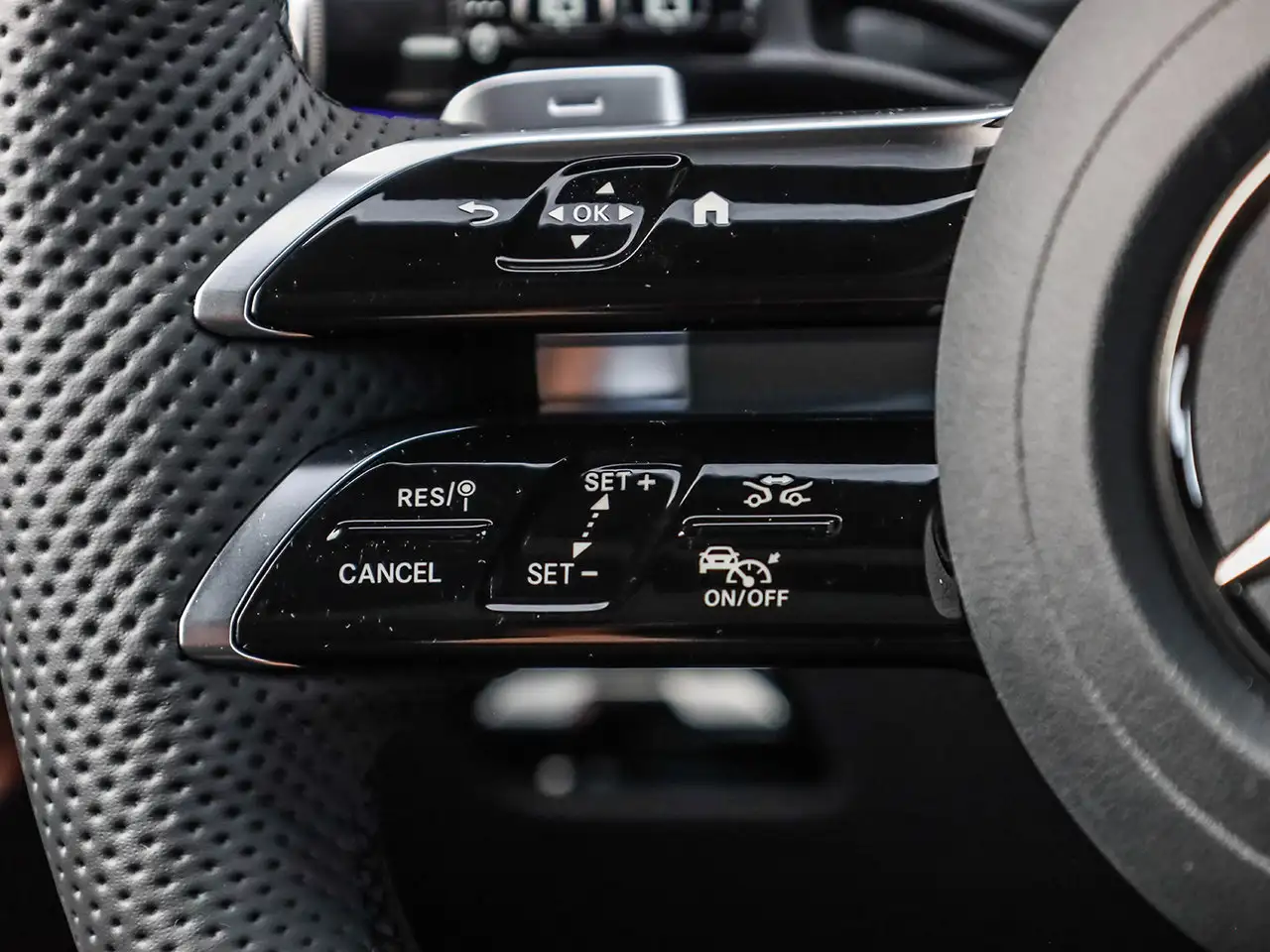 Mercedes-Benz GLC - Image 21