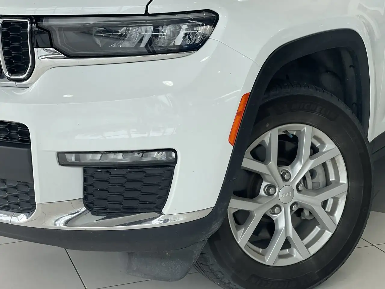 Jeep Grand Cherokee - Image 18