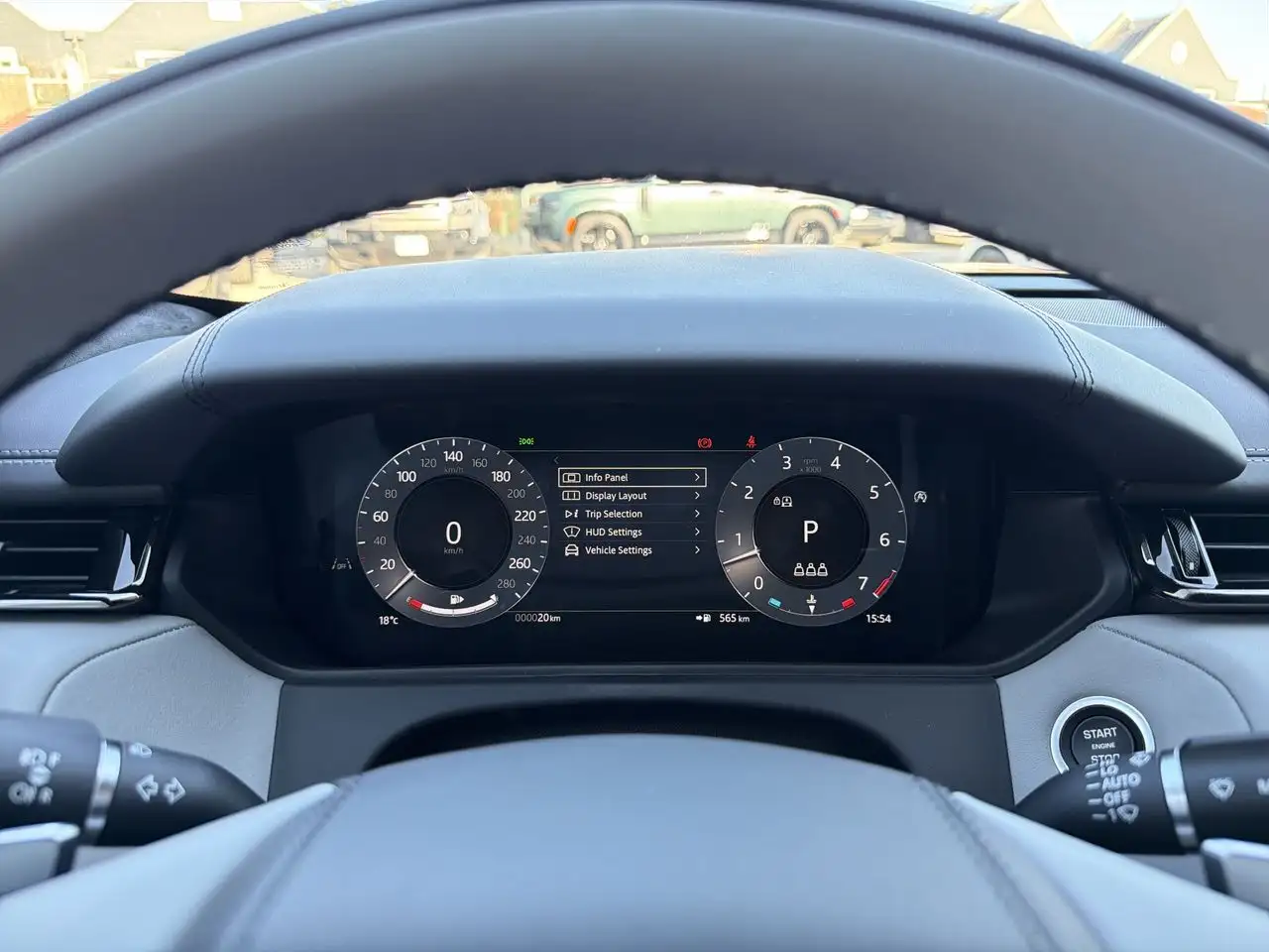 Land Rover Range Rover Velar - Image 12