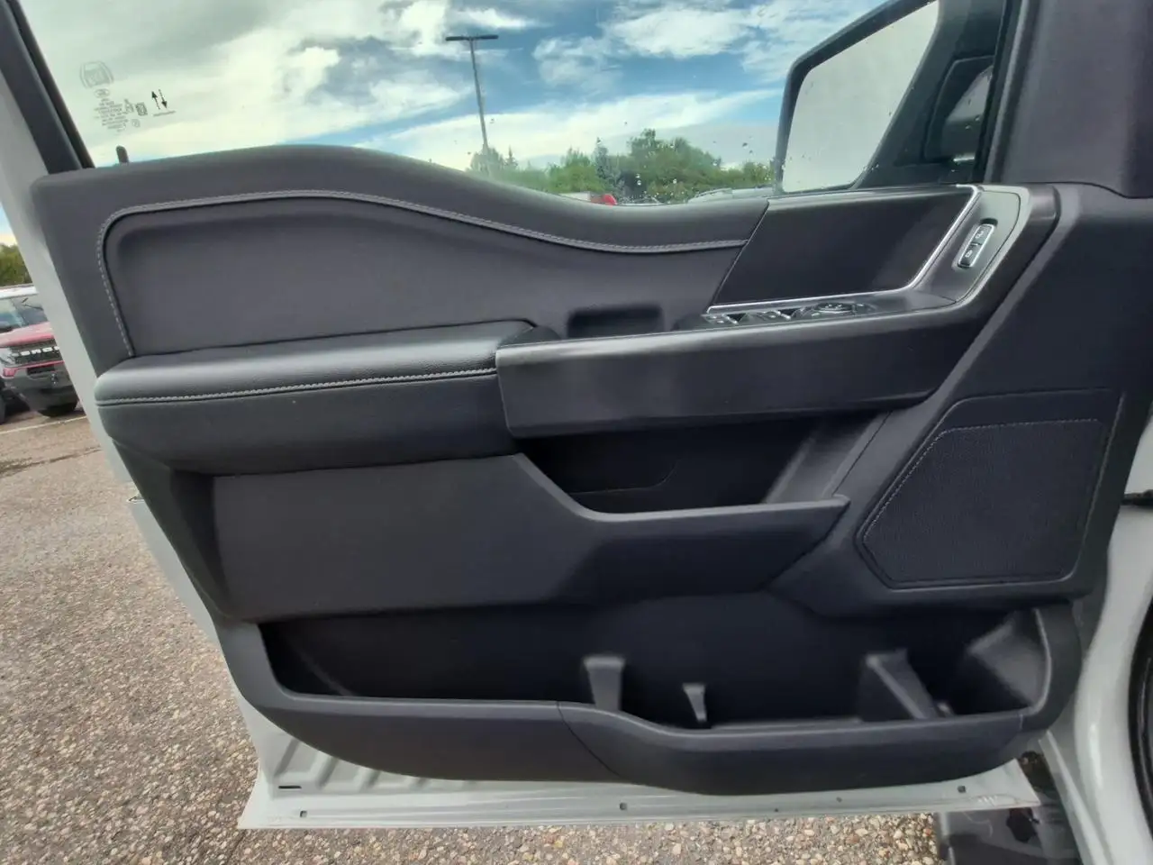 Ford F-150 - Image 12