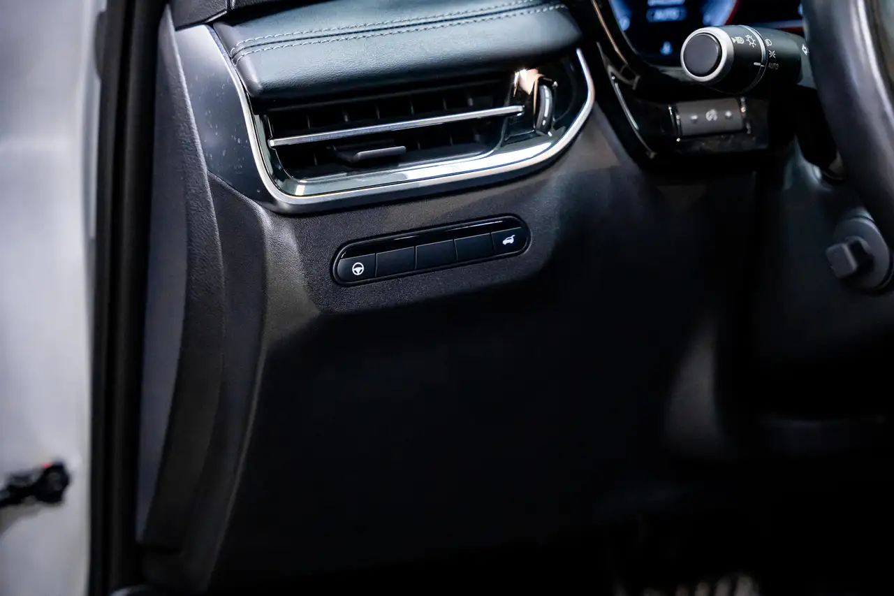 Infiniti QX60 - Image 19