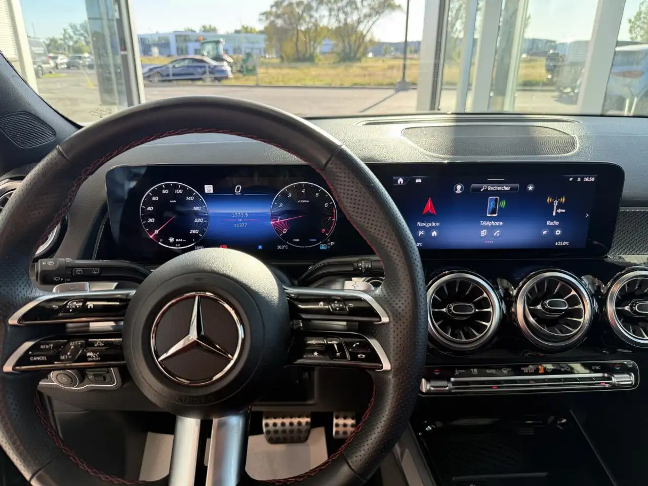Mercedes-Benz GLB - Image 14
