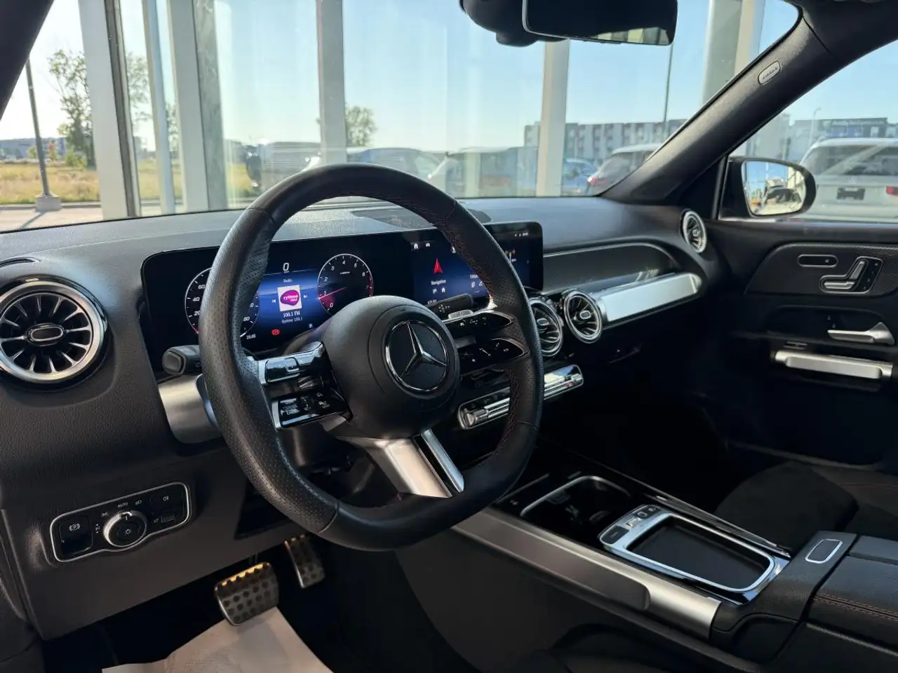 Mercedes-Benz GLB - Image 8