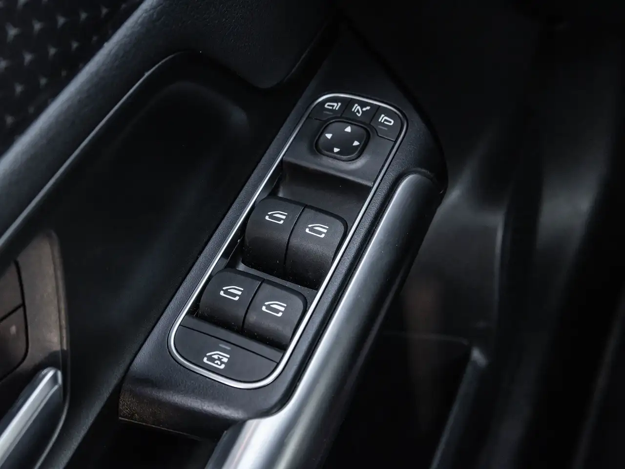 Mercedes-Benz GLA - Image 19