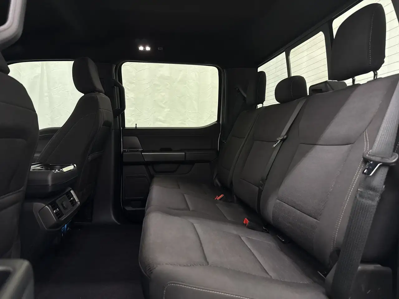 Ford F-150 - Image 40