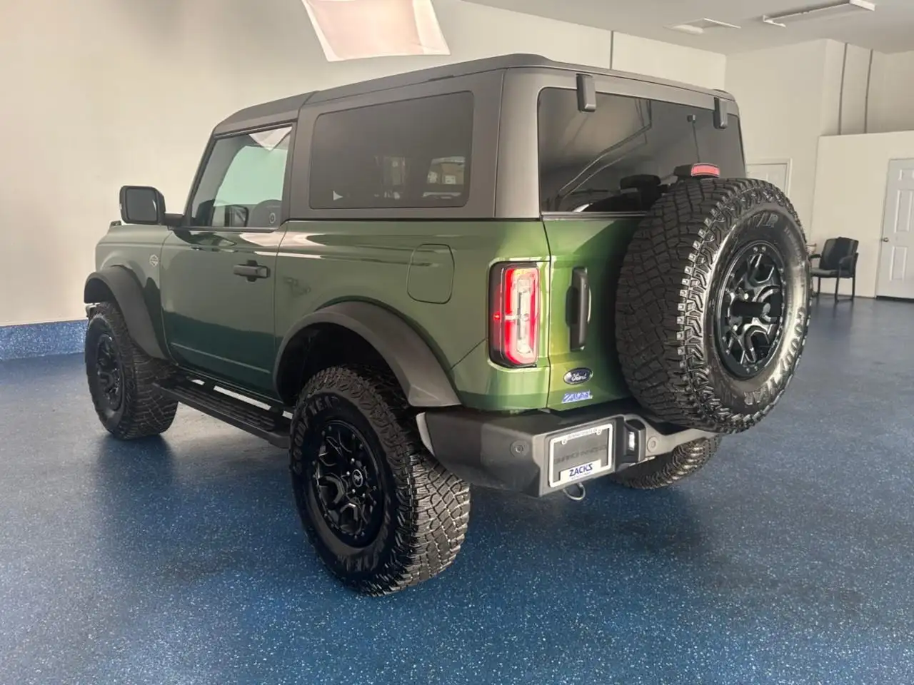 Ford Bronco - Image 9