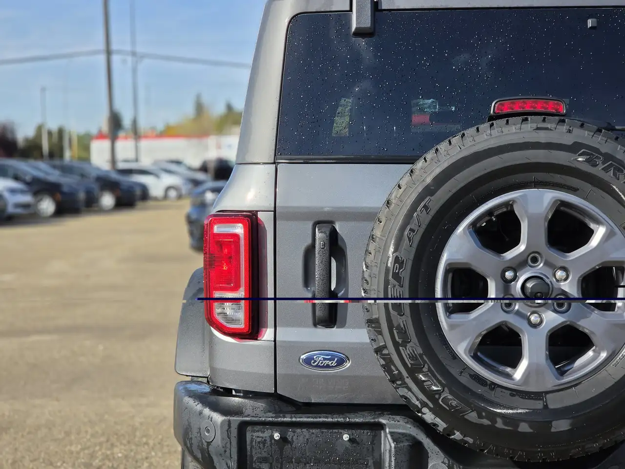 Ford Bronco - Image 13