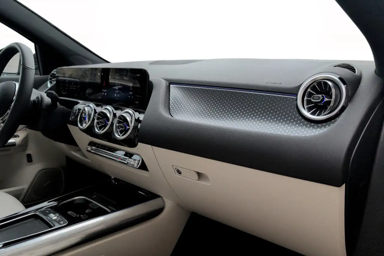 Mercedes-Benz GLA - Image 13