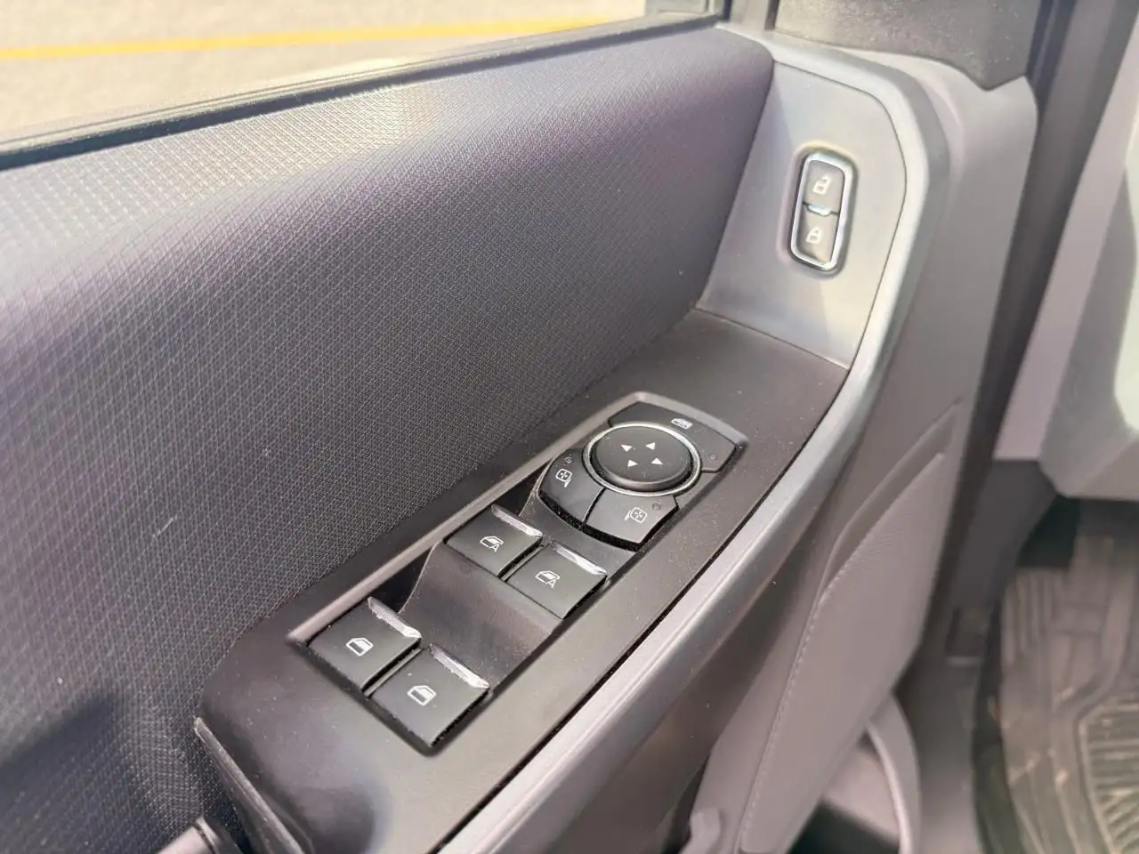 Ford F-150 - Image 18
