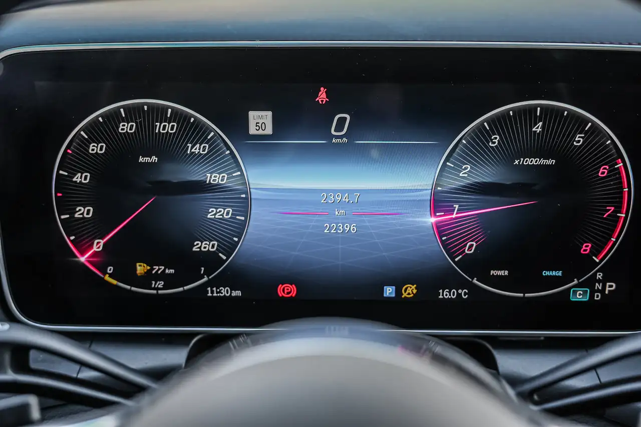Mercedes-Benz GLC - Image 23