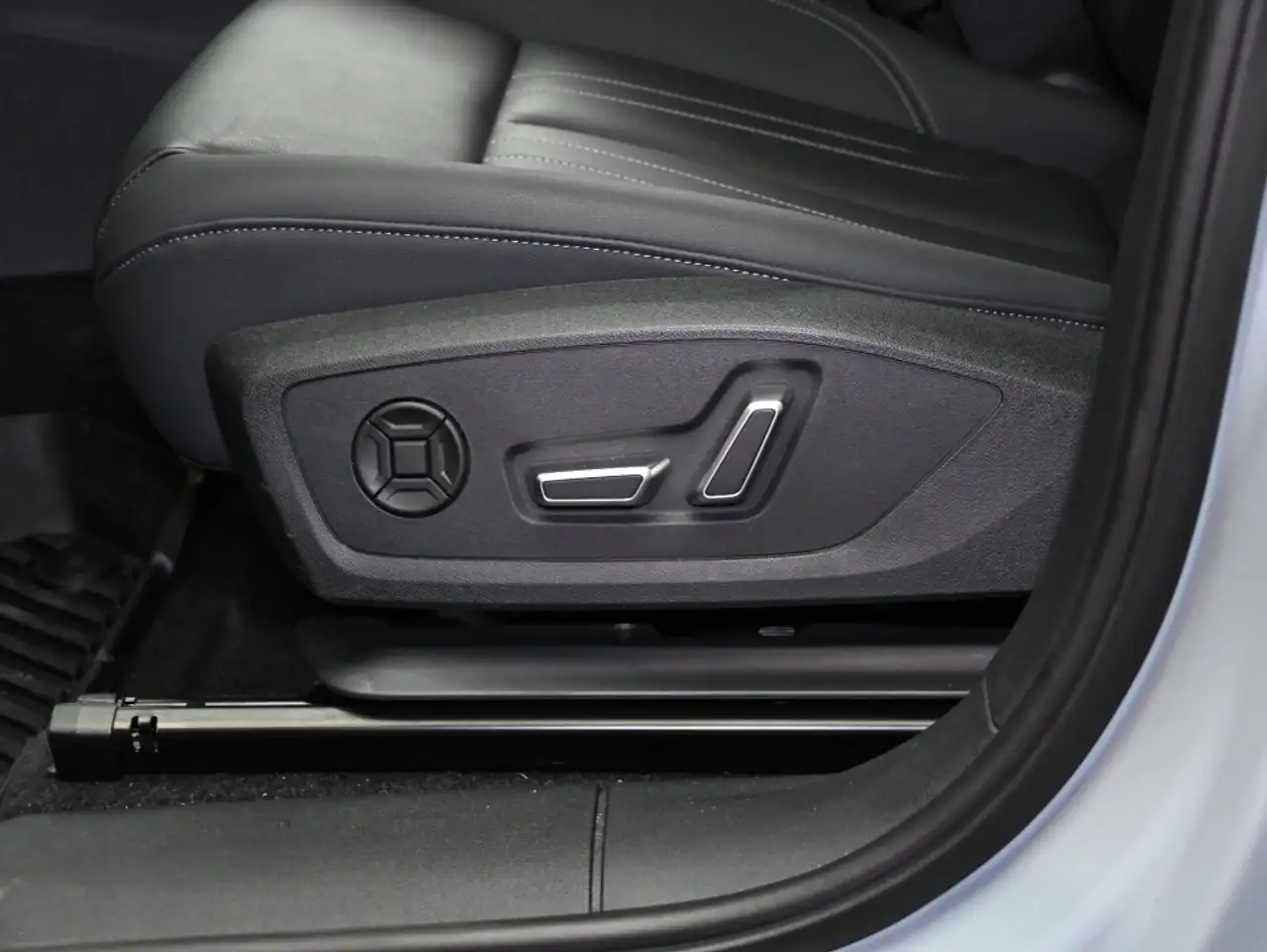Audi Q3 - Image 17