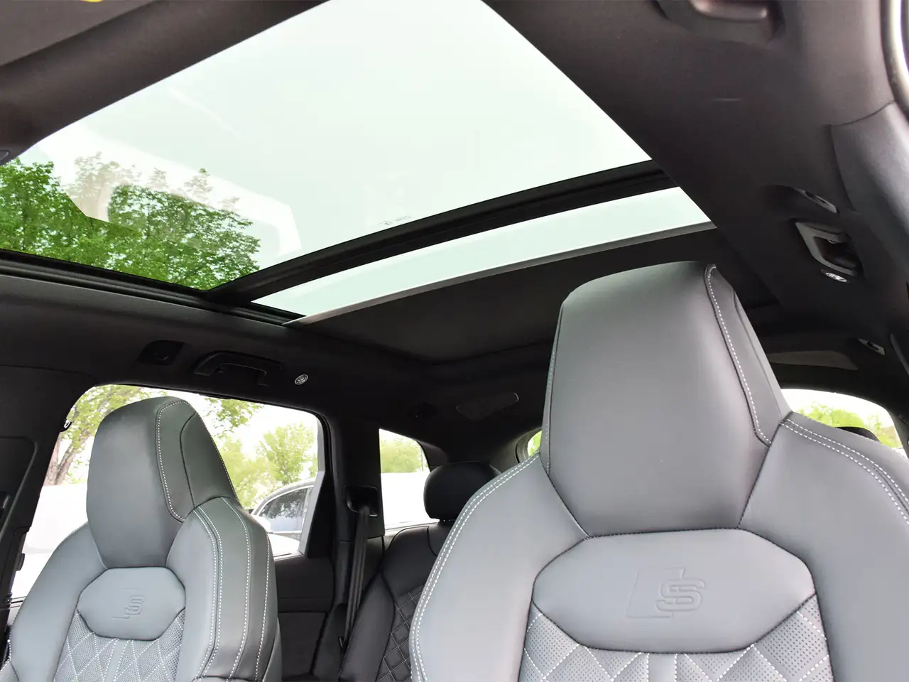 Audi SQ7 - Image 17