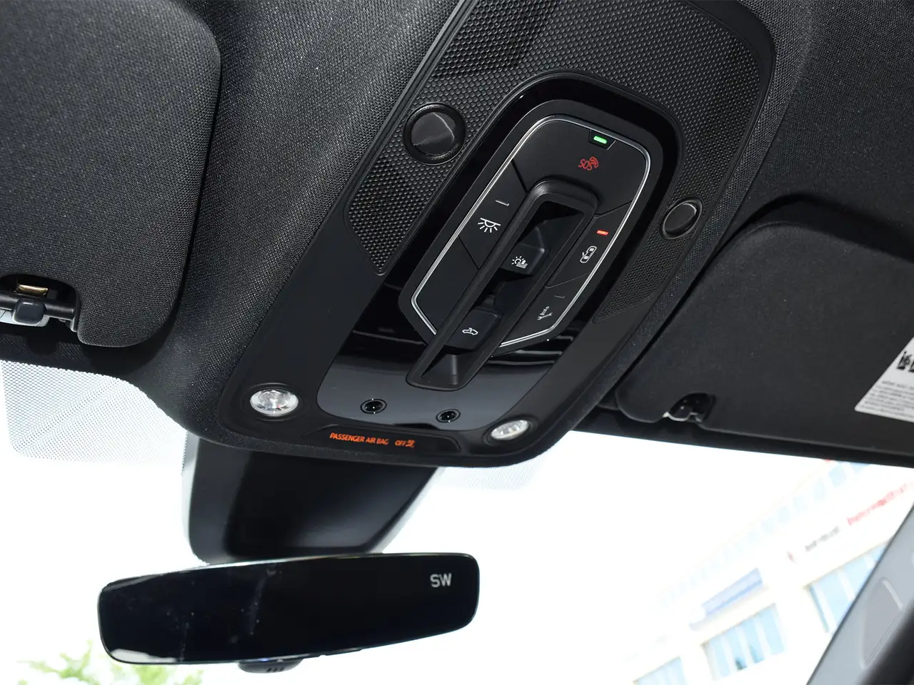Audi SQ7 - Image 28