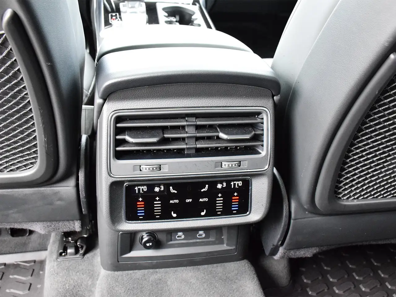Audi SQ7 - Image 19