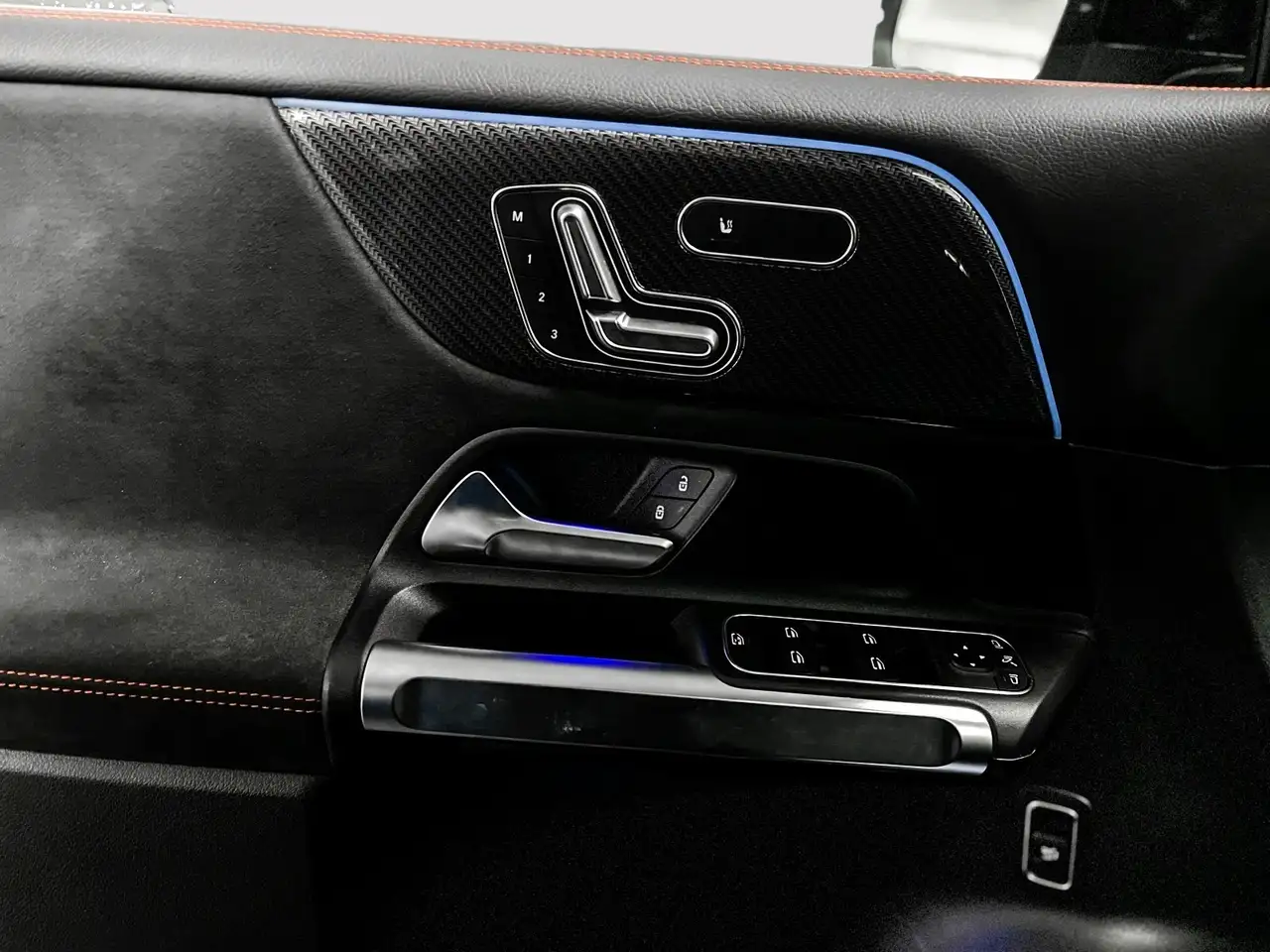 Mercedes-Benz GLB - Image 14