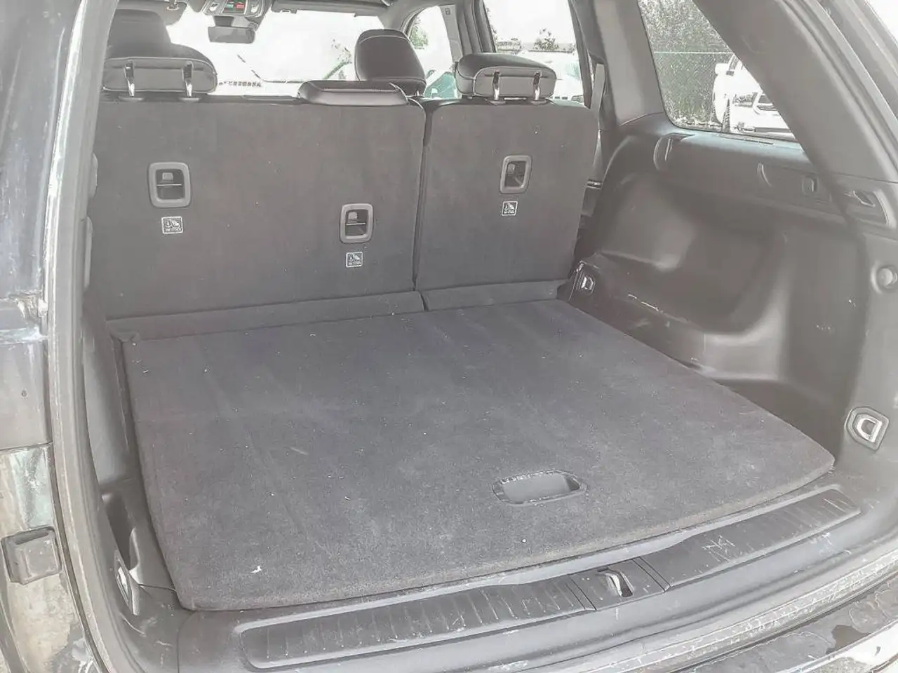 Jeep Grand Cherokee - Image 15