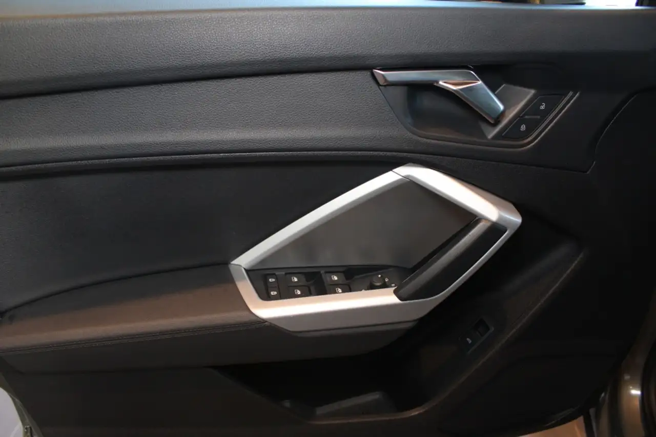 Audi Q3 - Image 18