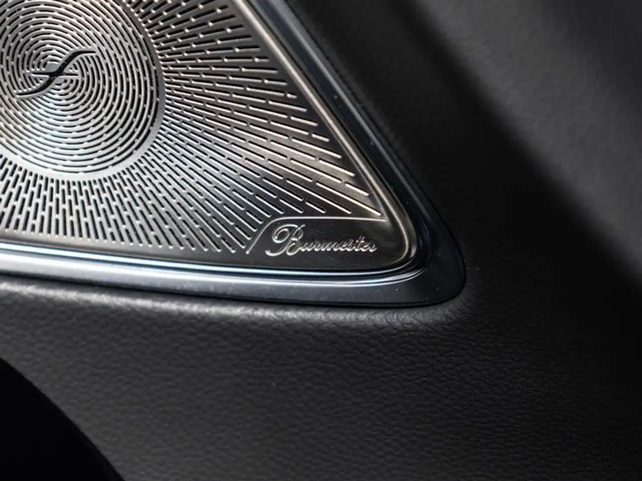 Mercedes-Benz E-Class - Image 19