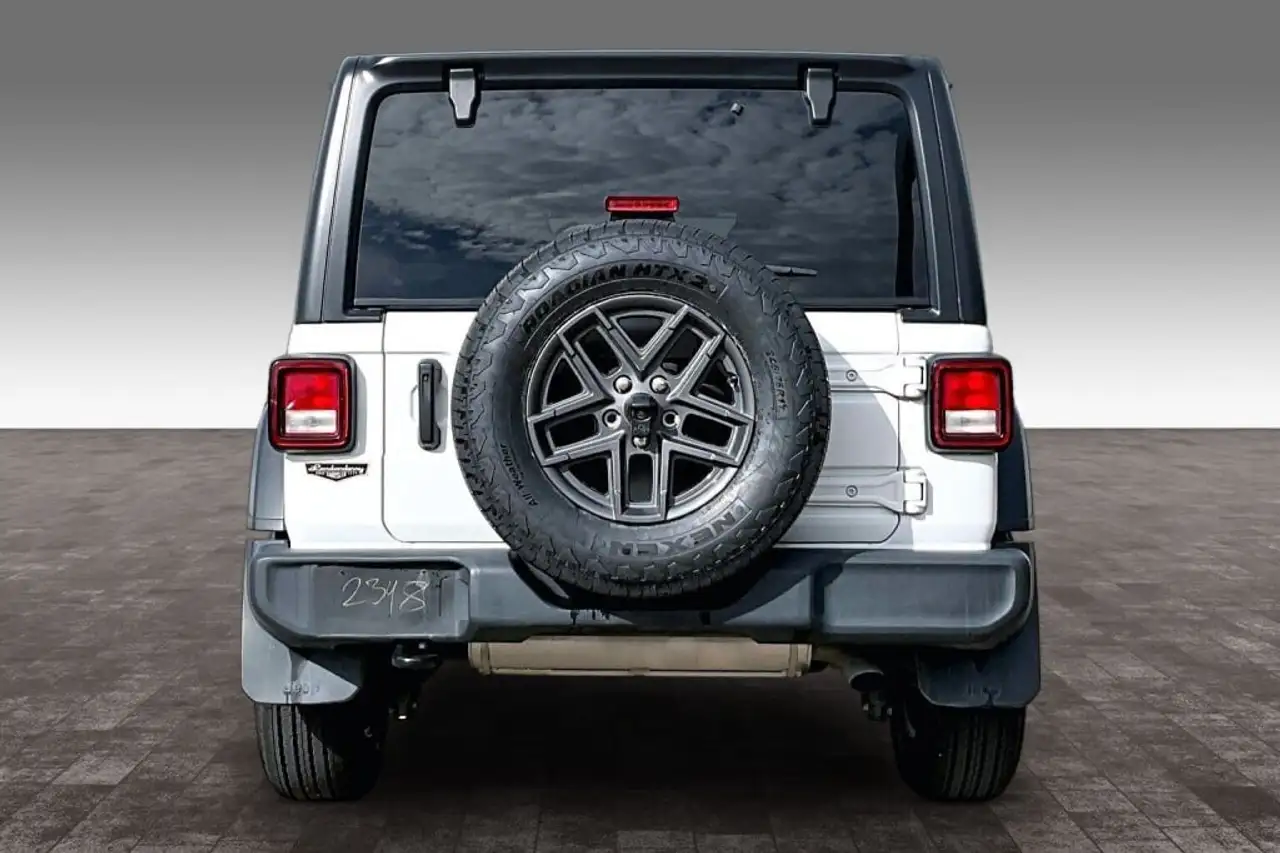 Jeep Wrangler - Image 4