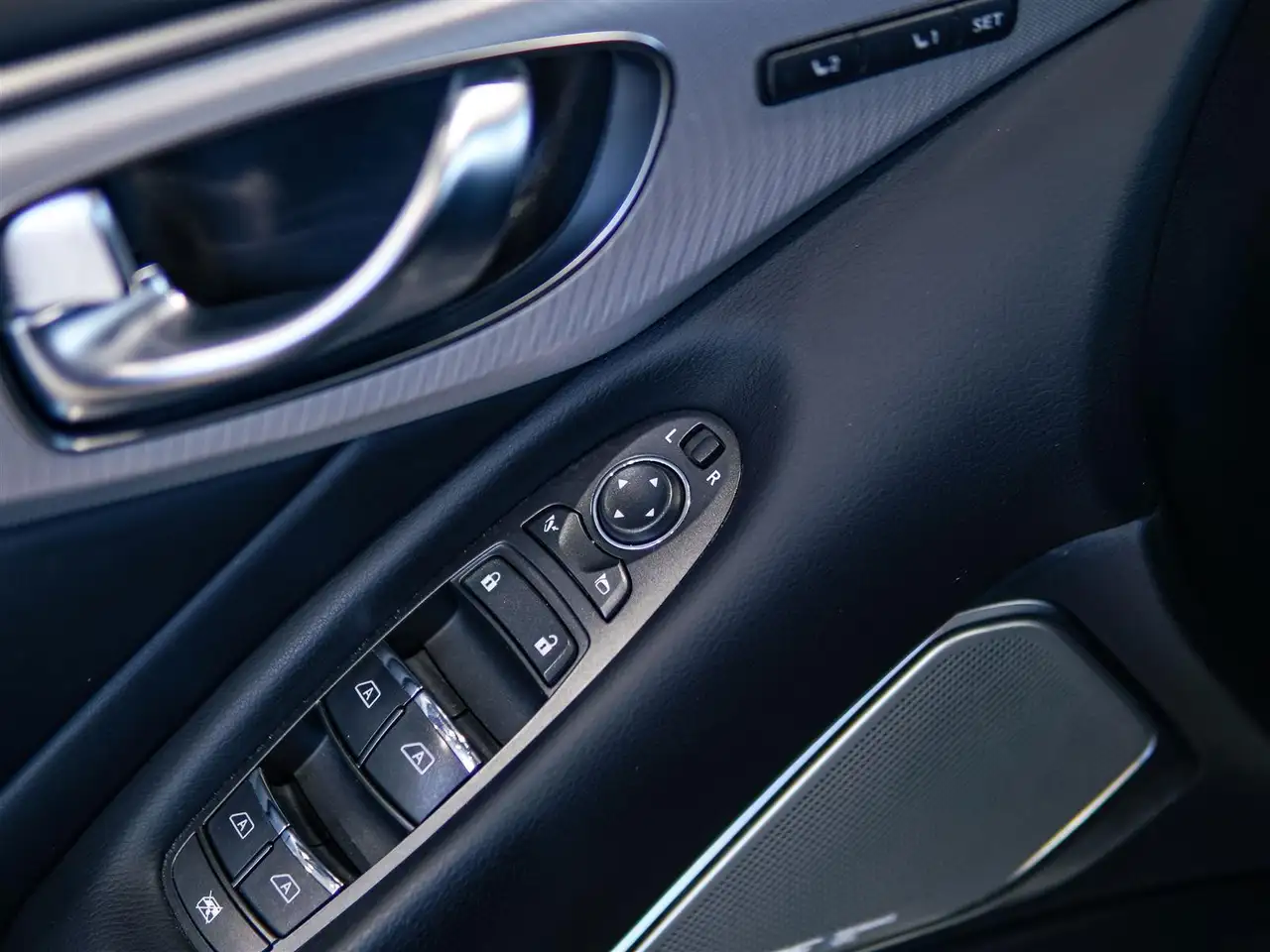 Infiniti Q50 - Image 28
