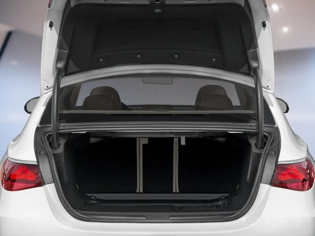 Mercedes-Benz E-Class - Image 7