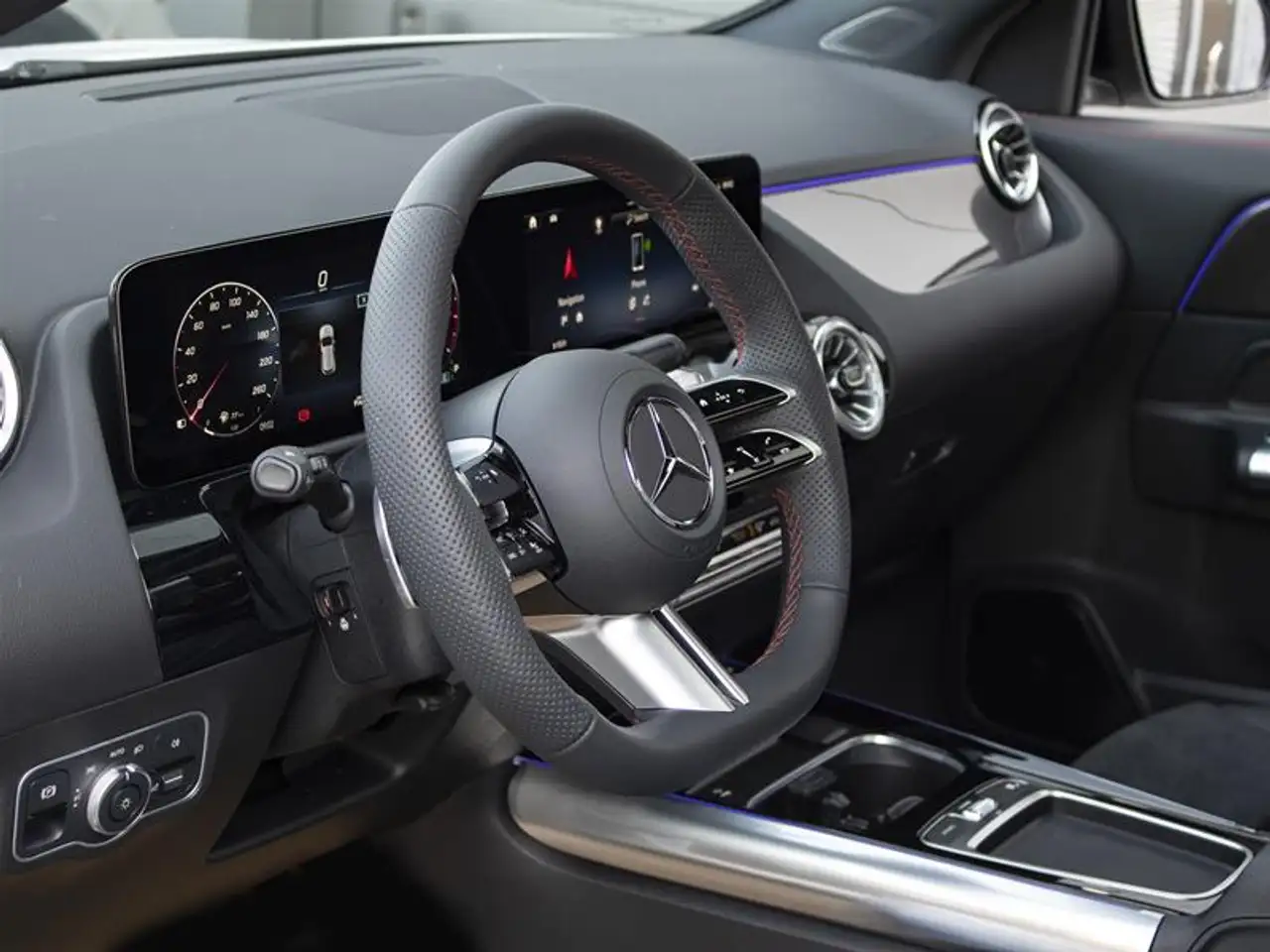Mercedes-Benz GLA - Image 10
