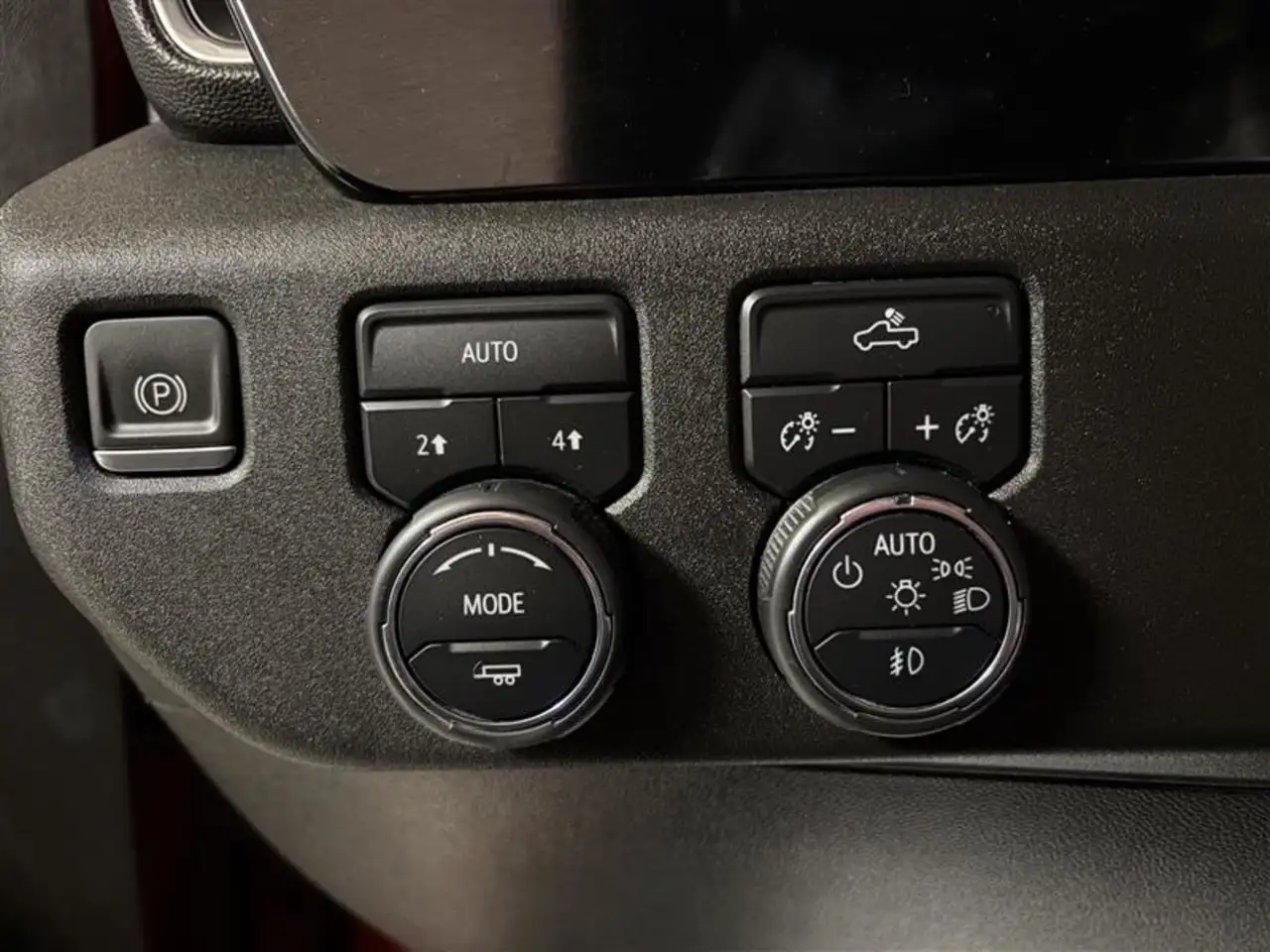 Chevrolet Silverado 1500 - Image 13