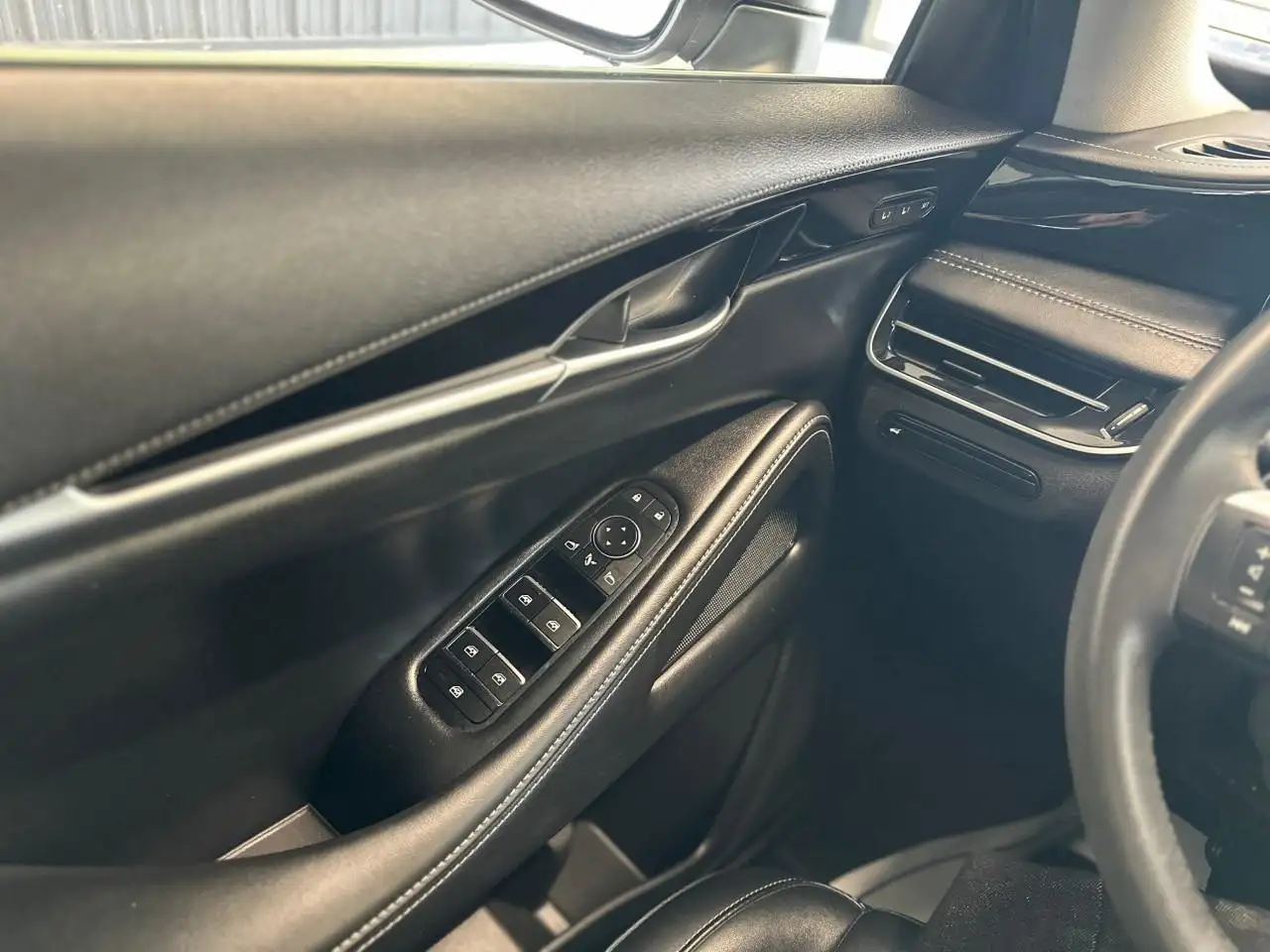 Infiniti QX60 - Image 11