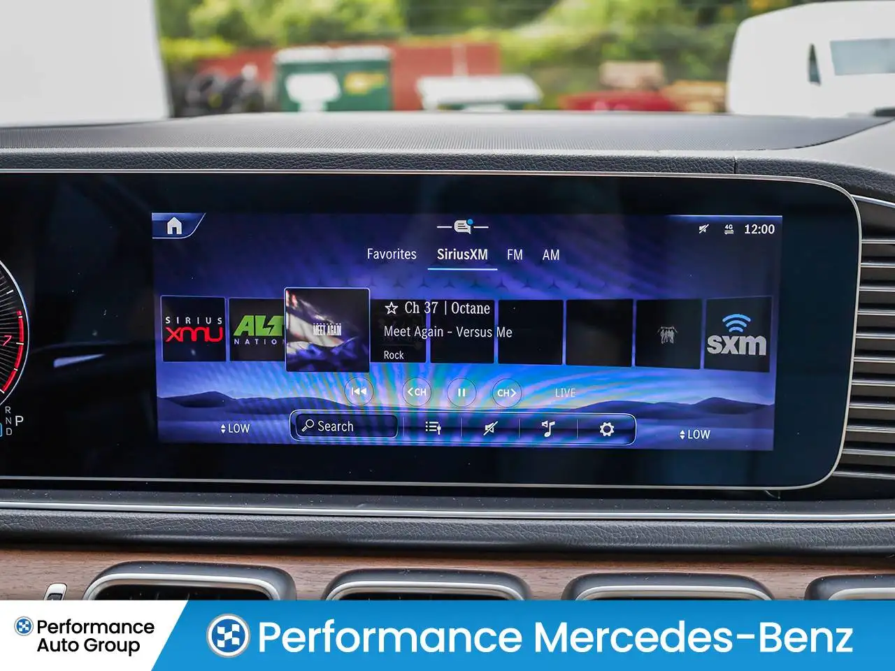 Mercedes-Benz GLE - Image 22