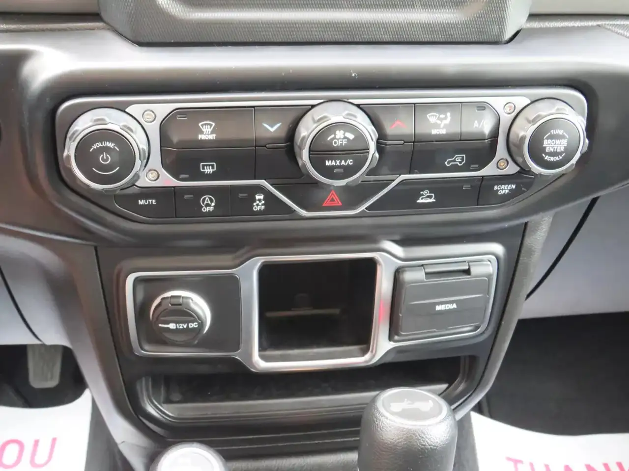 Jeep Wrangler - Image 18