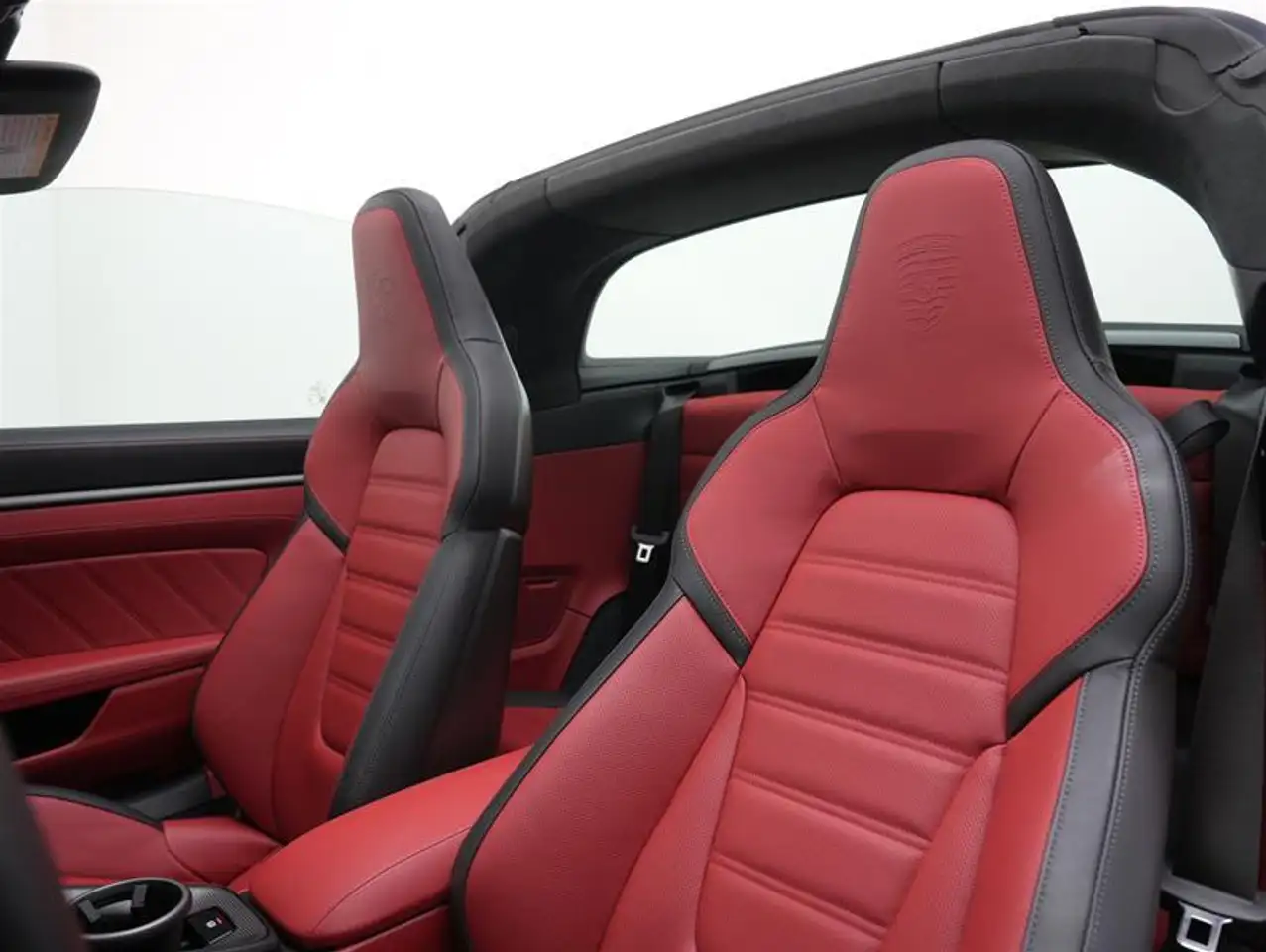 Porsche 911 - Image 22