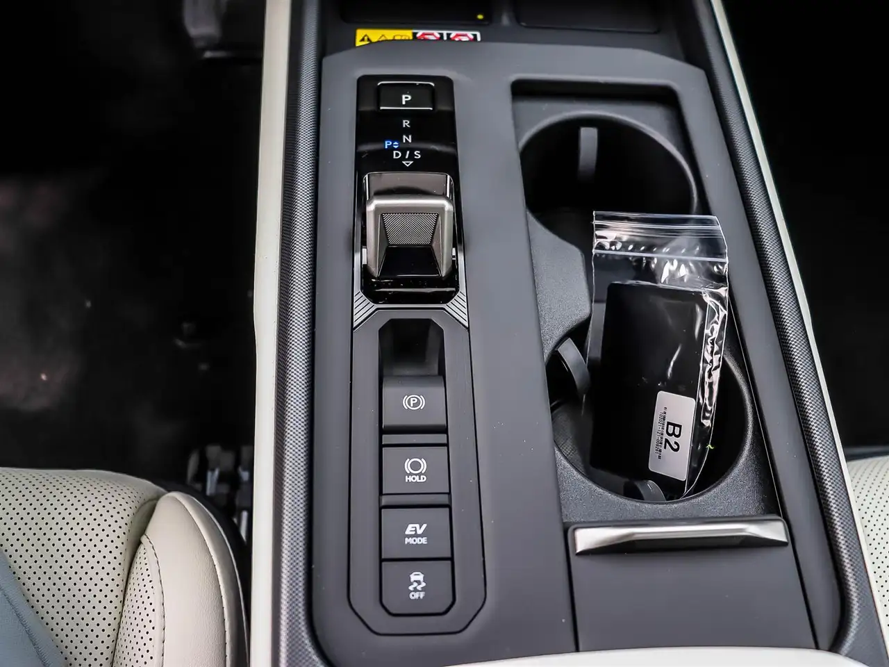 Lexus ES - Image 25