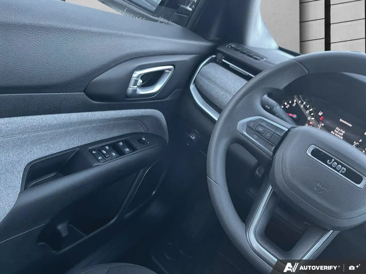 Jeep Compass - Image 17