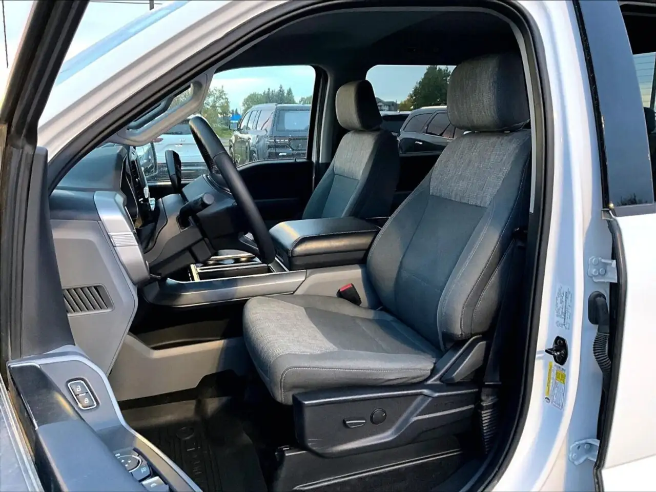 Ford F-150 - Image 23