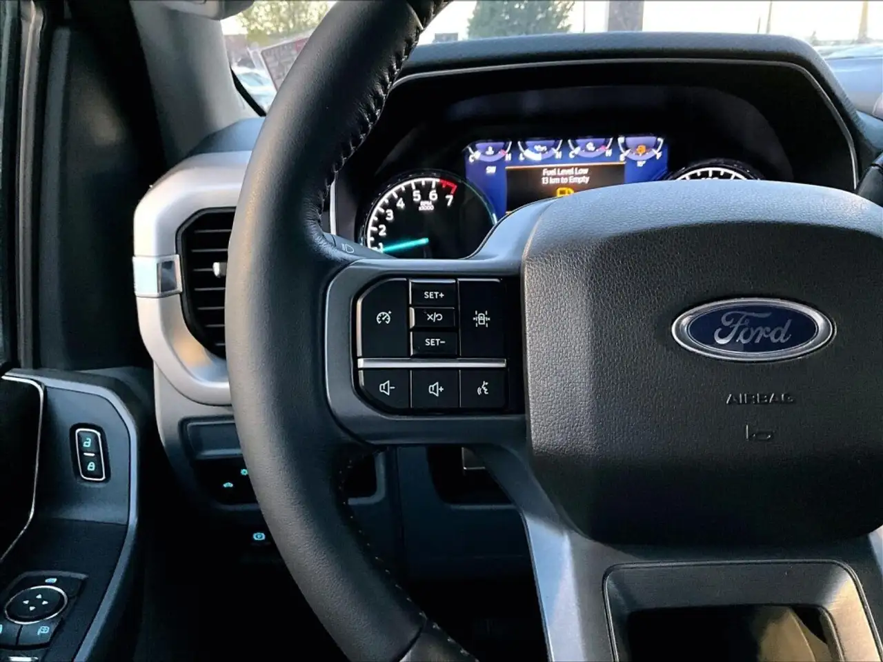 Ford F-150 - Image 17