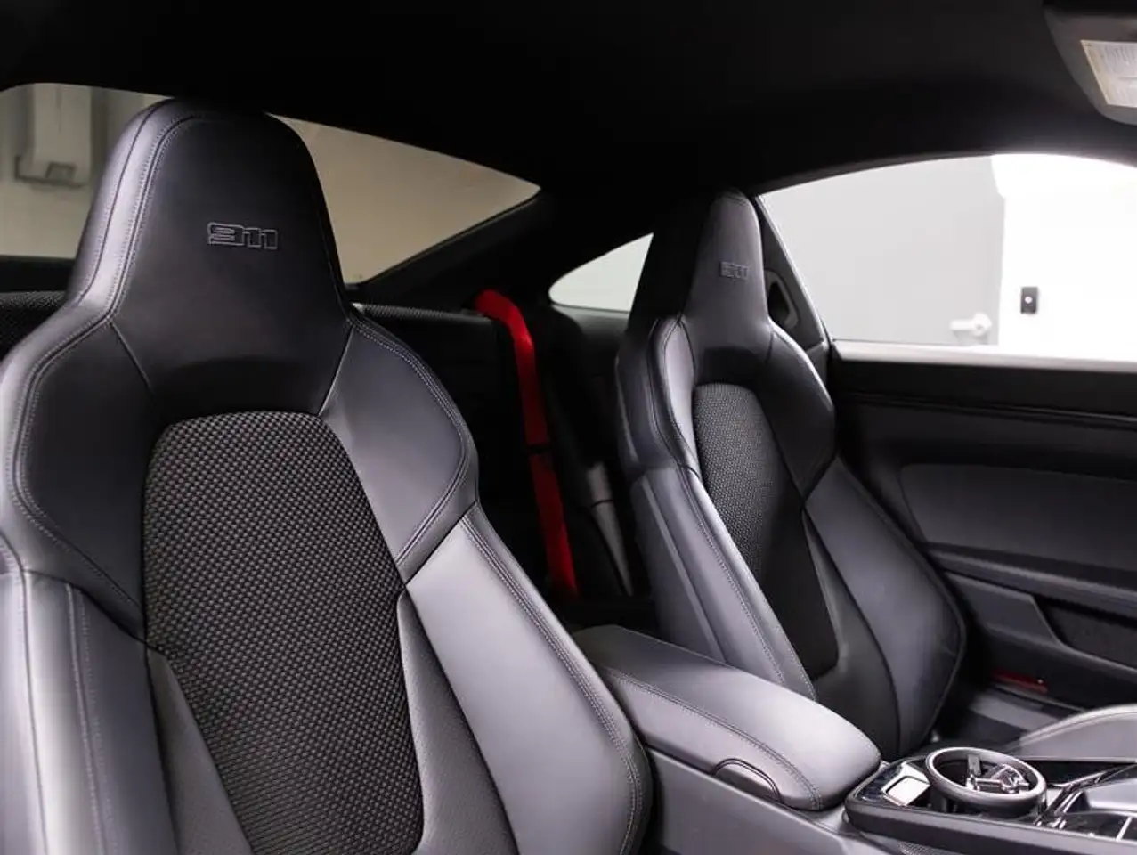 Porsche 911 - Image 14