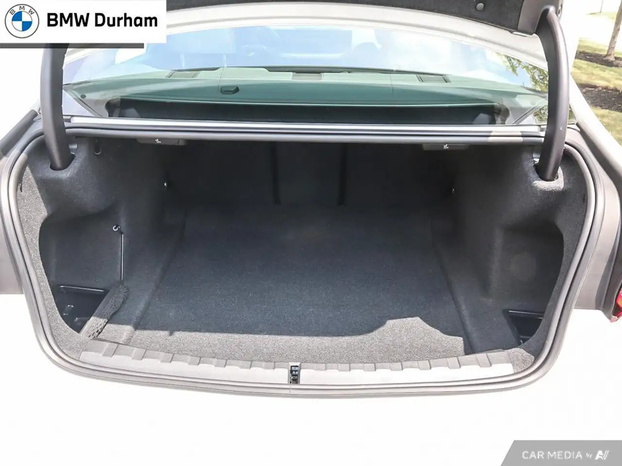 BMW 3 Series - Image 11