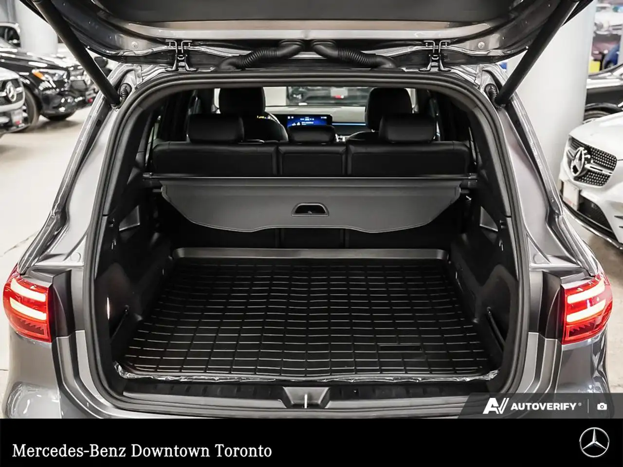 Mercedes-Benz GLB - Image 26