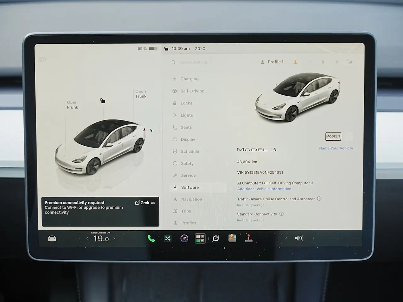 Tesla Model 3 - Image 19