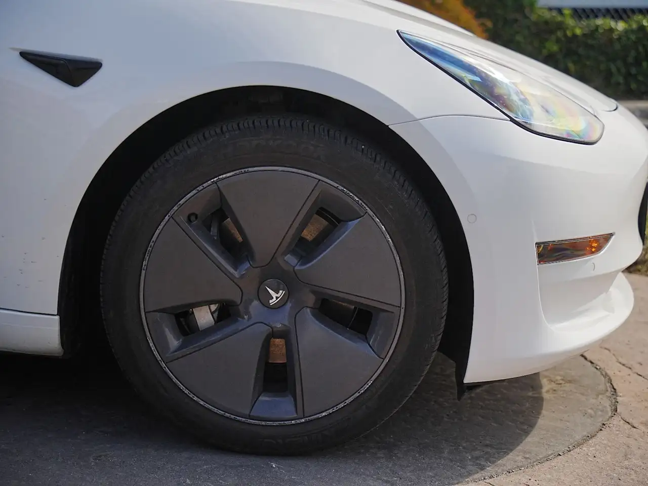 Tesla Model 3 - Image 14