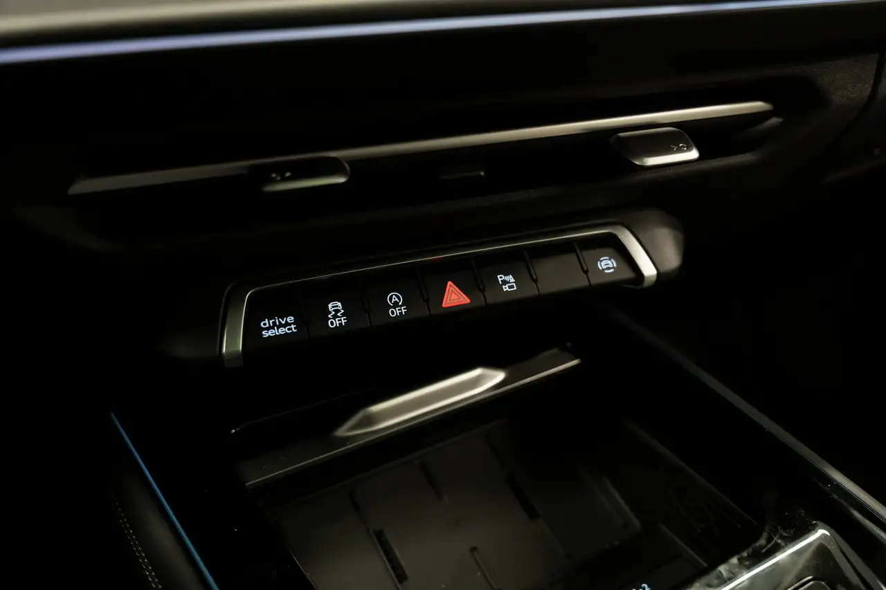 Audi Q3 - Image 20