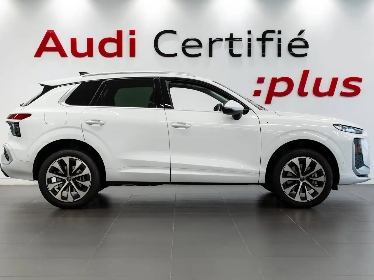Audi Q3 - Image 3