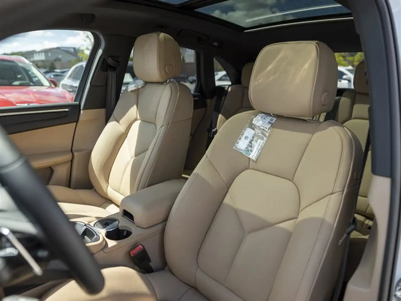 Porsche Macan - Image 11