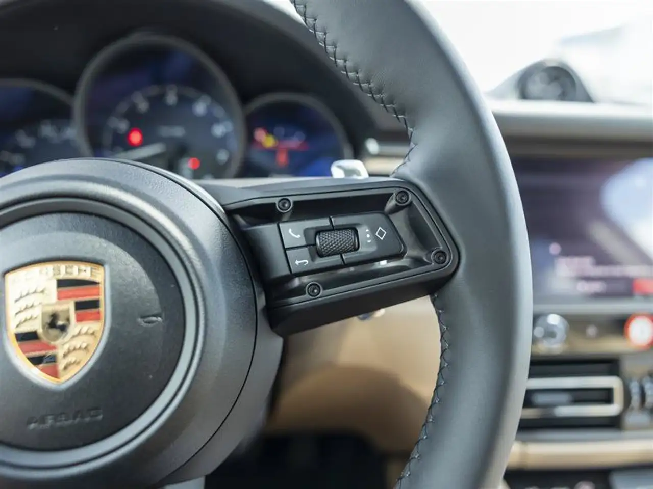 Porsche Macan - Image 27